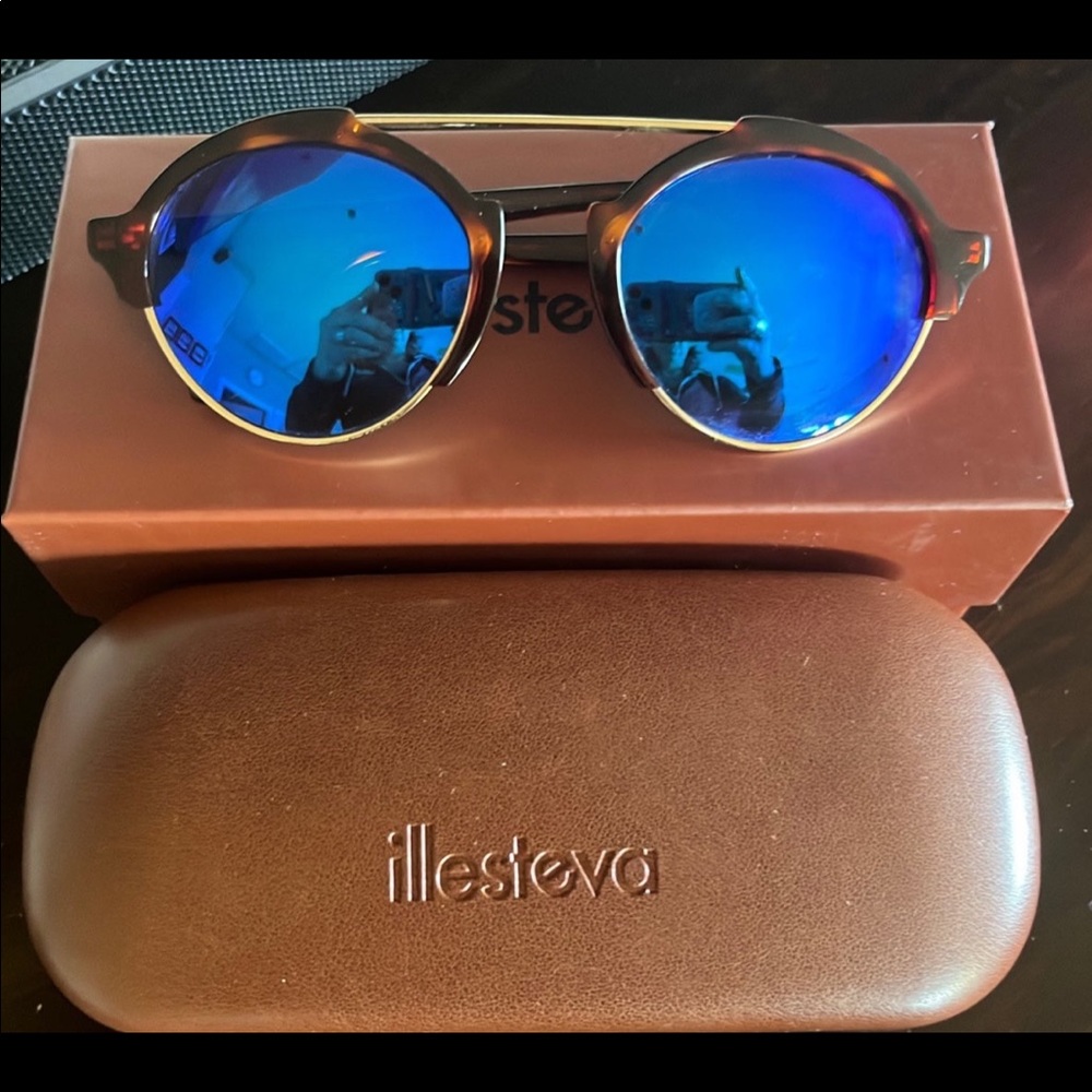 Illesteva Milan IV sunglasses